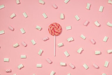 Marshmallow düz yatıyordu