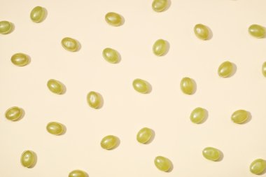 Tatlılar düz yatıyordu