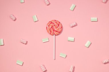 Marshmallow düz yatıyordu