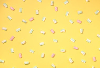 Marshmallow düz yatıyordu