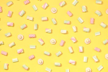 Marshmallow düz yatıyordu