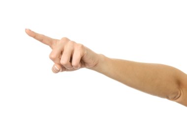 Solu işaret ediyor. El kol hareketi yapan bir kadın beyaz üzerine izole edilmiş