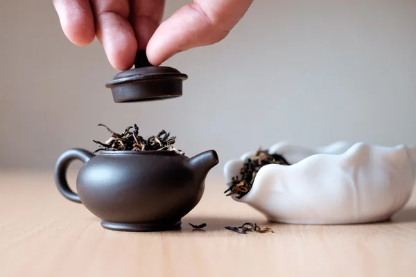 Teapot and tea box — Stock Photo, Image
