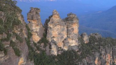 Milli parkın vadisindeki dağların manzarası 