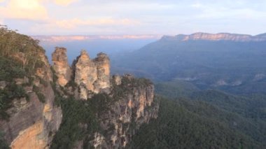 Milli parkın vadisindeki dağların manzarası 