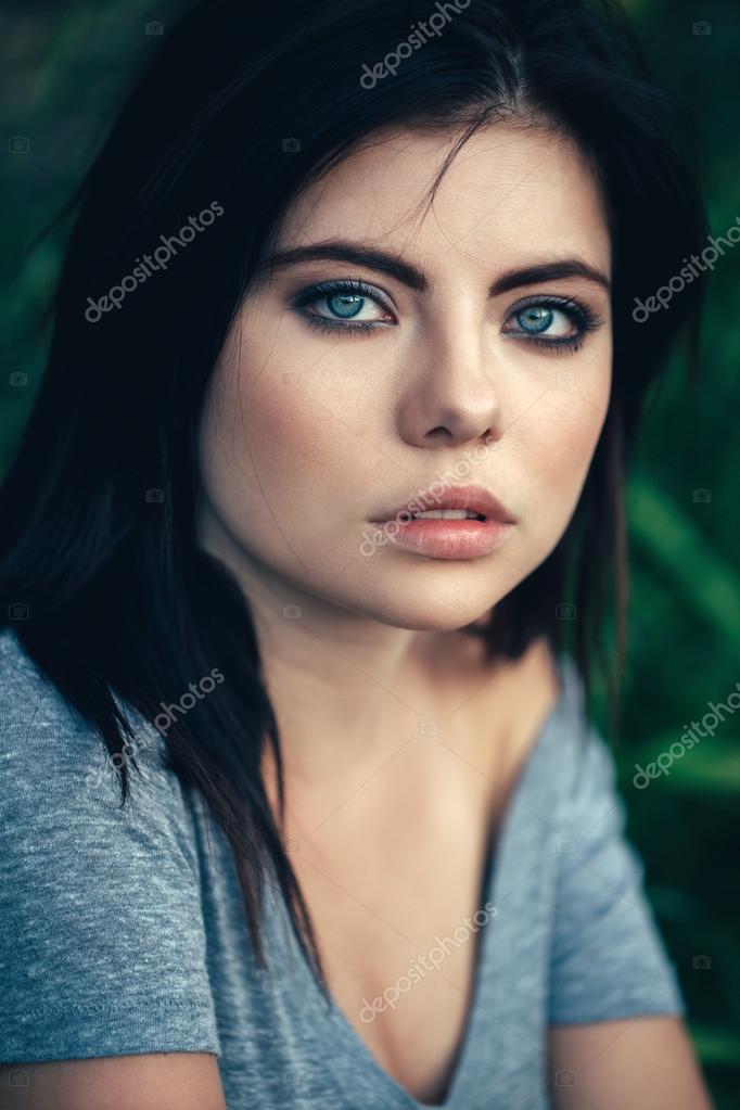 Girl blue instagram eyes