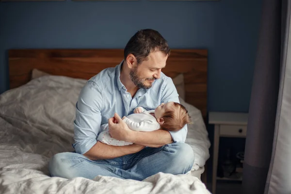 Fathers Day Middle Age Caucasian Father Sleeping Newborn Baby Girl — Stock Photo, Image