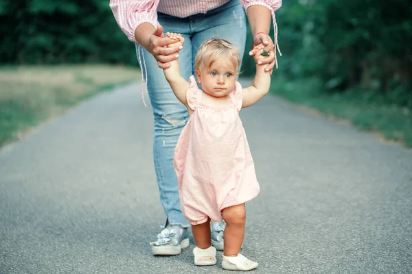 First Steps Baby Cute Baby Girl Learning Walk Holding Her — Stock Photo, Image