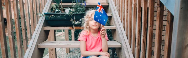 Funny Caucasian Girl Holding Australian Flag Child Sitting Backyard Home — Stock Photo, Image