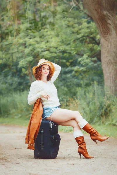 Beautiful young girl outside in park — Stock Photo, Image