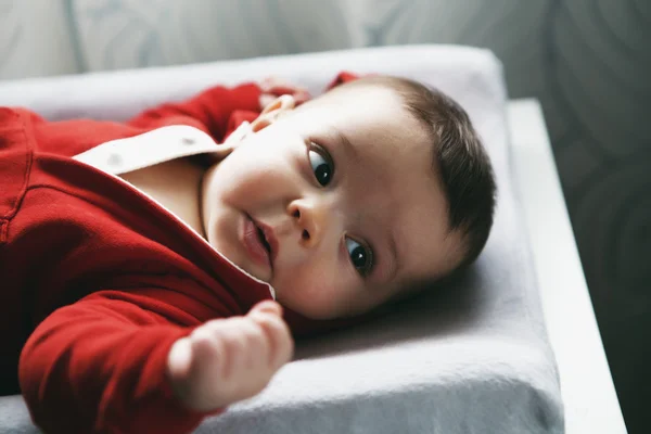 Bonito caucasiano bebê menino menina preto olhos — Fotografia de Stock