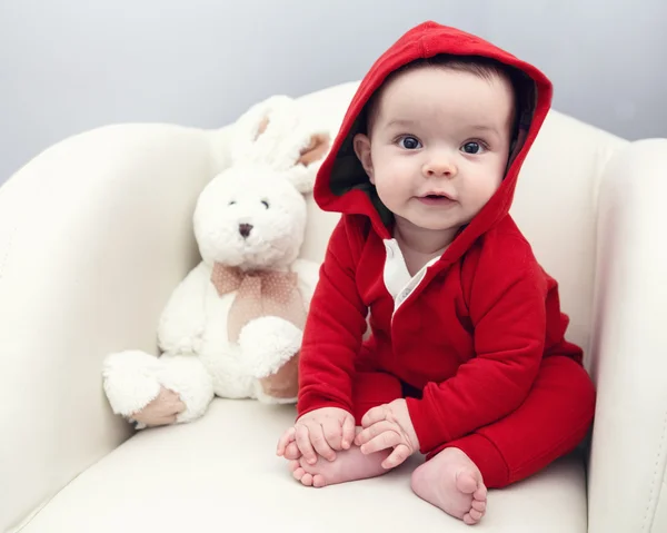 Mignon caucasien bébé garçon fille noir yeux — Photo