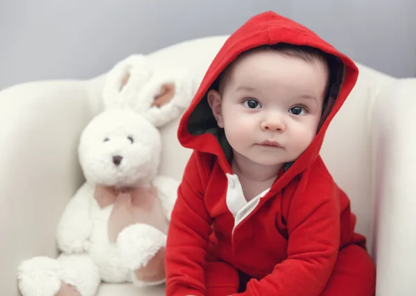 Mignon caucasien bébé garçon fille noir yeux — Photo