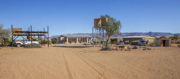 Boerderij Gunsbewys en Tiras bergen in zuidelijke Namibië — Stockfoto