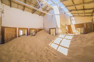 Terk edilmiş evler Kolmanskop, Namibia