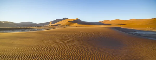 Namib Çölü, Sossusvlei, Namibya'kırmızı tepeleri görünümü — Stok fotoğraf