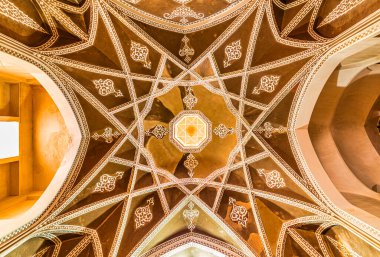 Kashan, İran - 02 Mayıs 2015: İran 'ın Kashan kentinde altı binadan oluşan şaşırtıcı bir kompleks olan Khan-e Abbasian geleneksel evine bakış