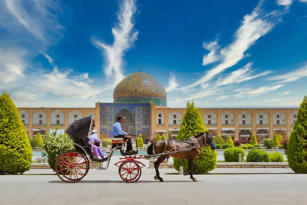Isfahan Iran April 2015 Мечеть Шейх Лотфолла Площі Накш Джахан — стокове фото