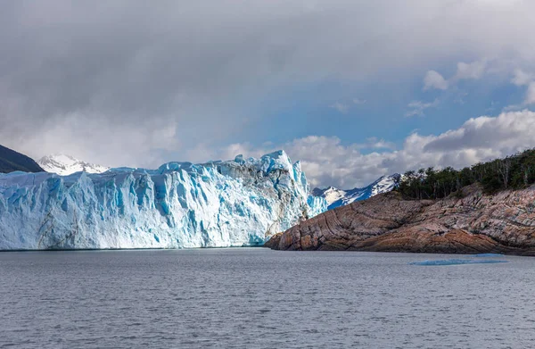 Csodálatos Kilátás Nyílik Perito Moreno Gleccser Kék Jég Burg Gleccser — Stock Fotó