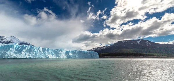 Csodálatos Kilátás Nyílik Perito Moreno Gleccser Kék Jég Burg Gleccser — Stock Fotó