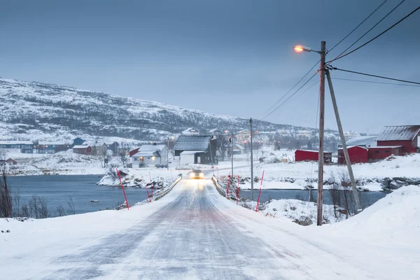 Noorwegen in de winter - reis naar het eiland Kvaloya — Stockfoto