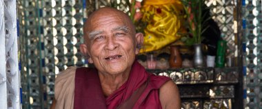 Yangon, Myanmar - 22 Kasım 2014: bir Tanımlanamayan Budist mo