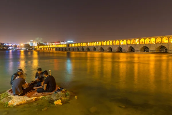 El Si-o-Seh Pol, El Puente de los 33 Arcos, en Isfahán, Irán — Foto de Stock