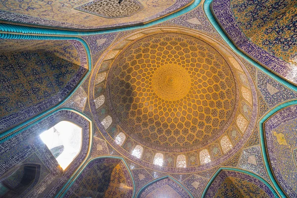 Мечеть шейха Лотфоллы в Исфахане — стоковое фото