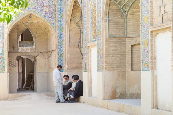 Релігійних чоловіків у Шираз, Іран — стокове фото
