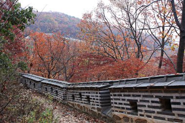 Burası Kore 'deki Namhansanseong.