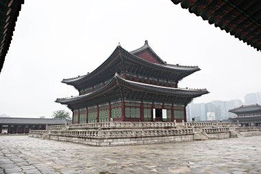 Burası Gyeongbokgung, Kore Sarayı.