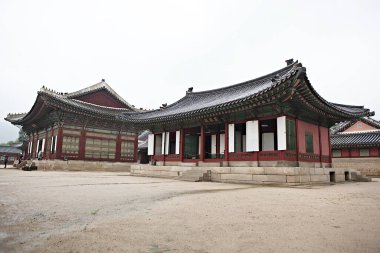 Burası Gyeongbokgung, Kore Sarayı.