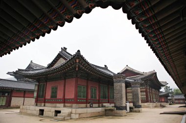 Burası Gyeongbokgung, Kore Sarayı.