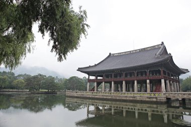 Burası Gyeongbokgung, Kore Sarayı.