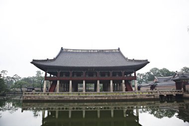 Burası Gyeongbokgung, Kore Sarayı.