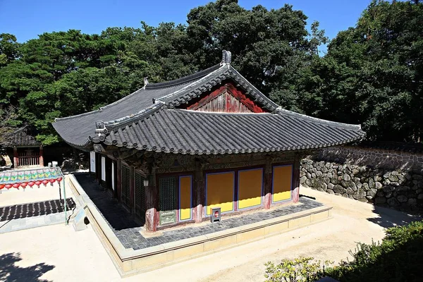 これは韓国のブルクサ寺院です — ストック写真