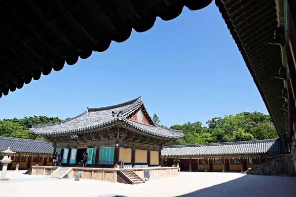これは韓国のブルクサ寺院です — ストック写真