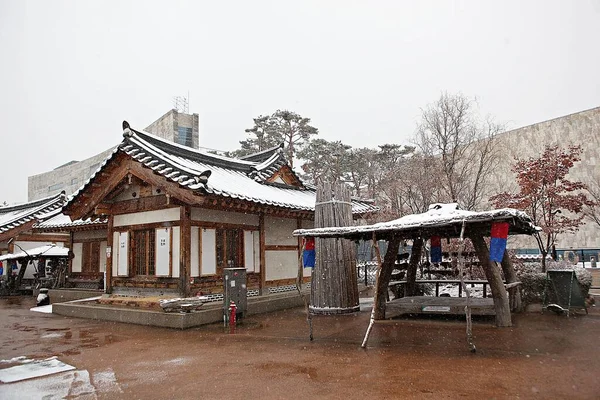 韓国のクリスマスツリーの装飾 — ストック写真