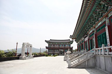 Bu bir Kore Budist tapınağı.