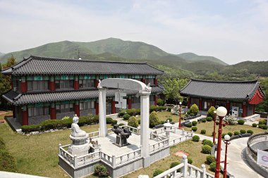 Bu bir Kore Budist tapınağı.