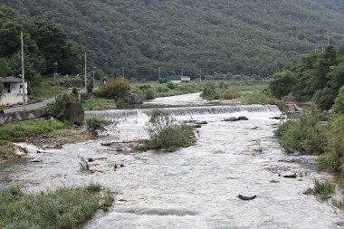 Kore kırsalının mercan manzarası.