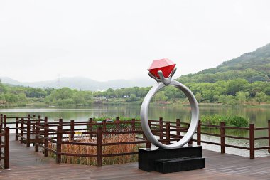 Kore kırsalının mercan manzarası.