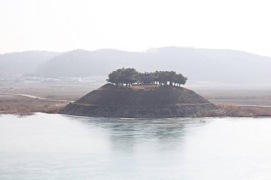 Kore kırsalının mercan manzarası.