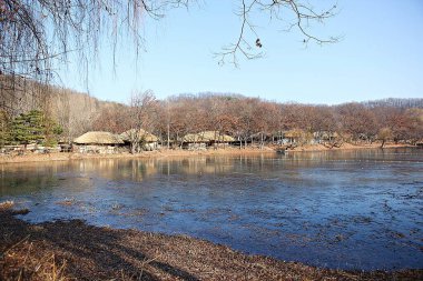 Burası Kore halk köyü.