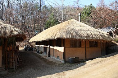 Burası Kore halk köyü.