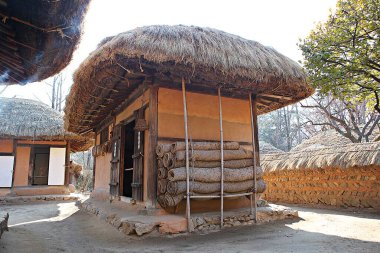 Burası Kore halk köyü.