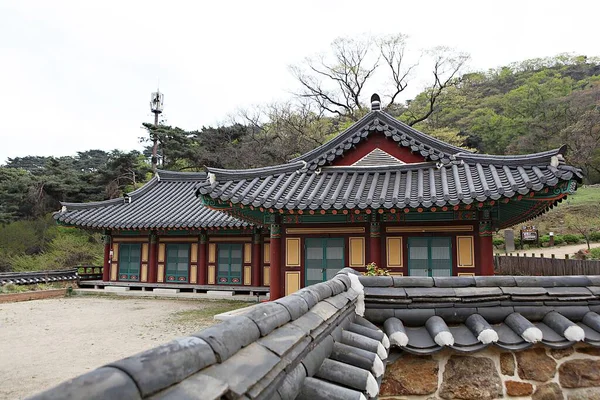 这是在韩国的一个佛教寺庙 — 图库照片
