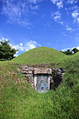 Kore 'nin eski kralının mezarı.