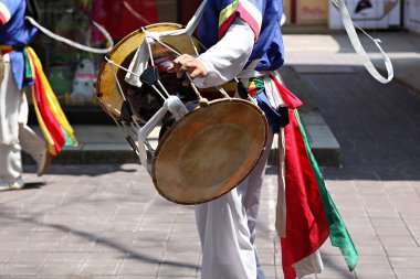 Bu geleneksel Kore Hanbok 'u.