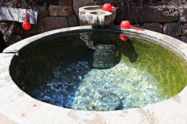 Kore 'de içme suyu kuyusu.